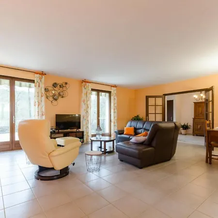 بيت للعطل Saint-benoist-sur-vanne, 5 Pieces, 10 Personnes - Fr-1-543-67 *