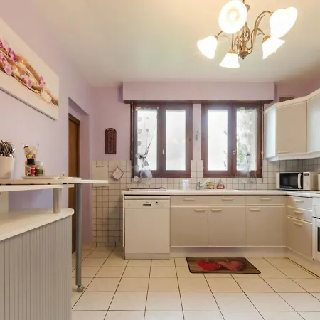 Saint-benoist-sur-vanne, 5 Pieces, 10 Personnes - Fr-1-543-67 * Saint-Benoist-sur-Vanne