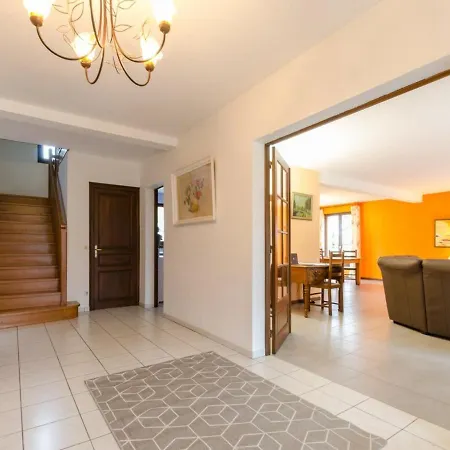 Saint-benoist-sur-vanne, 5 Pieces, 10 Personnes - Fr-1-543-67